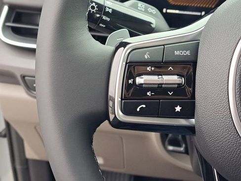 New 2026 Kia Carnival EX FWD image 9