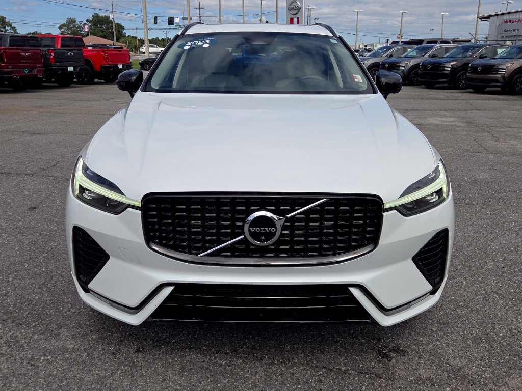 Used 2023 Volvo XC60 B5 Plus w/ Protection Package Premier AWD/4WD image 18