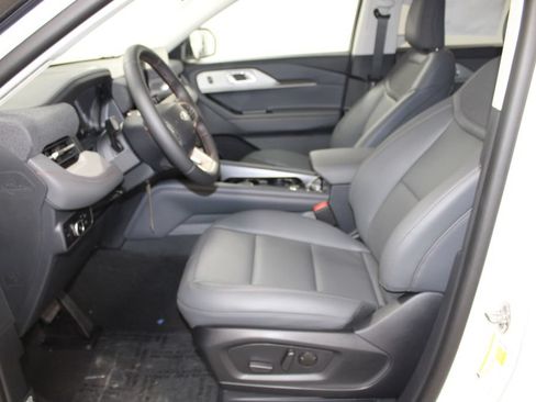 New 2026 Ford Explorer Active RWD image 21