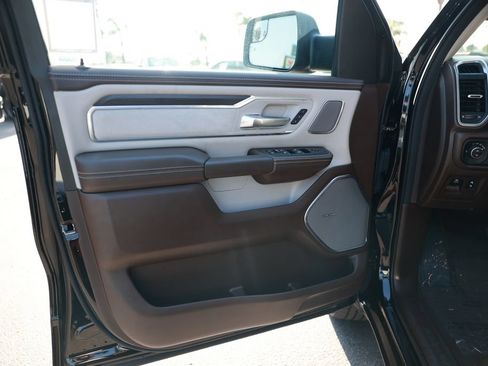 Used 2025 RAM 1500 Laramie AWD/4WD image 16