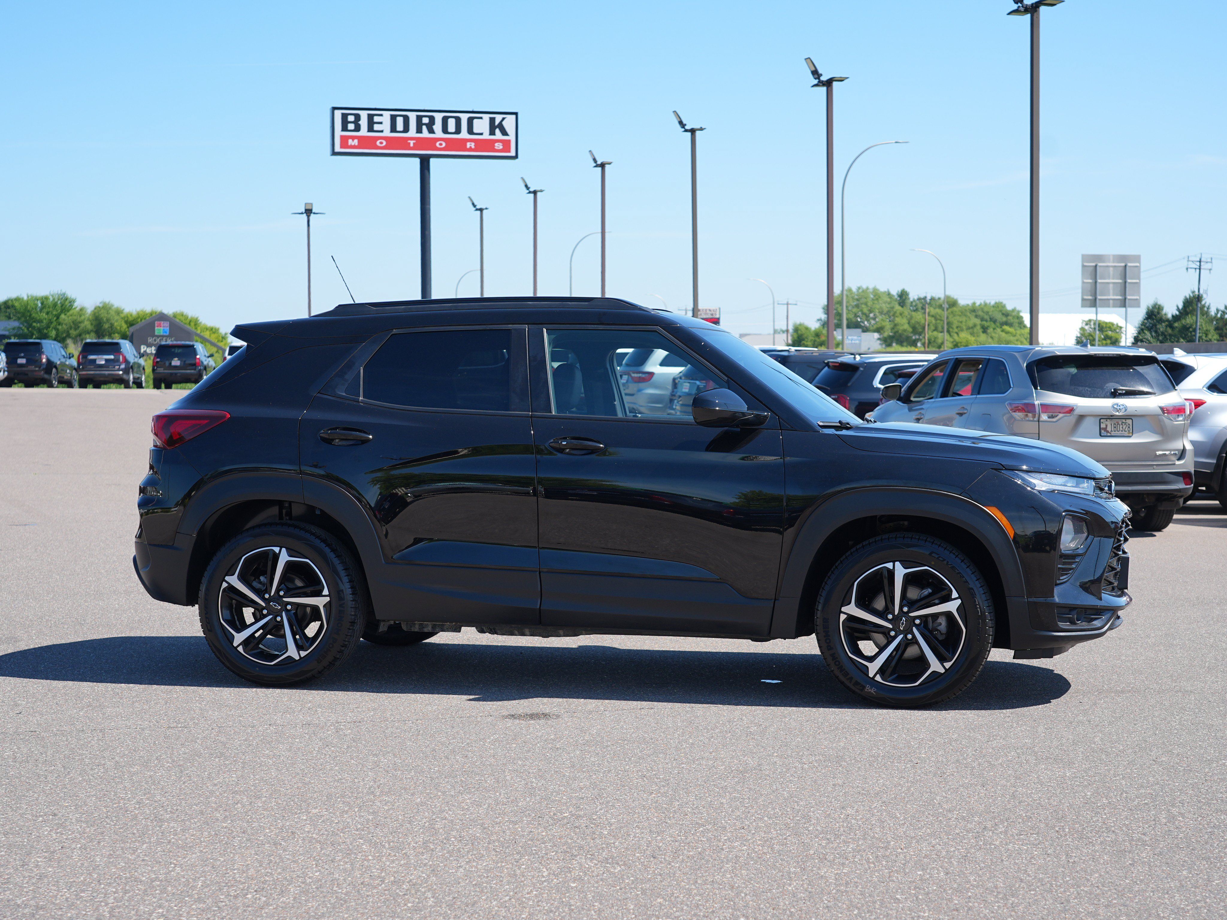 Used 2022 Chevrolet TrailBlazer RS AWD/4WD image 2