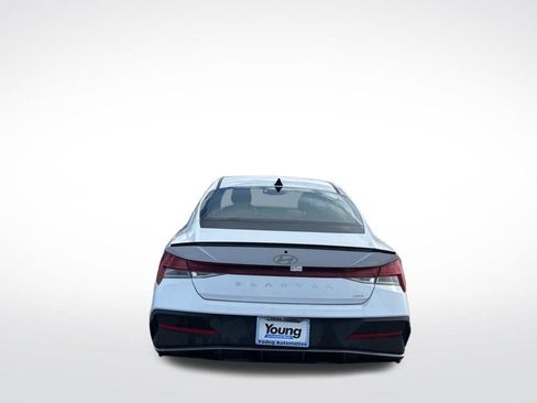 Used 2025 Hyundai Elantra SEL FWD image 6