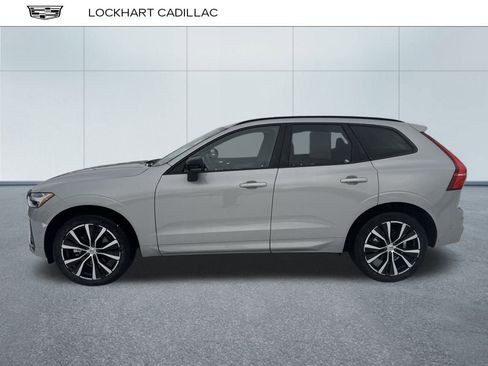 Used 2025 Volvo XC60 B5 Plus image 5