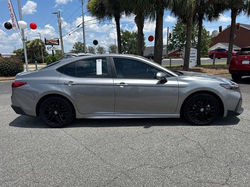 Used 2025 Toyota Camry SE w/ Convenience Package FWD image 2