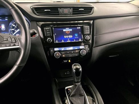 Used 2018 Nissan Rogue SV AWD/4WD image 6