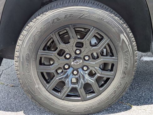 Used 2025 Chevrolet Colorado W/T w/ WT Custom Package RWD image 28