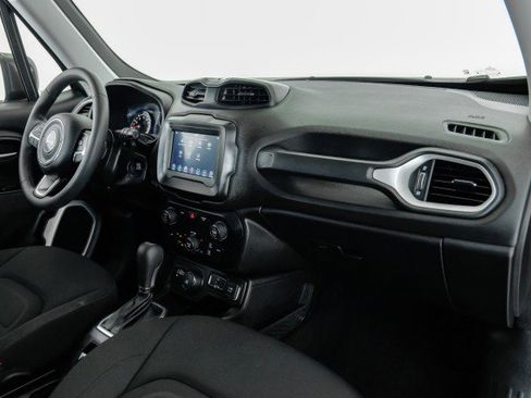 Used 2019 Jeep Renegade Latitude image 8