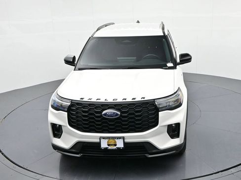 Used 2025 Ford Explorer ST-Line image 18