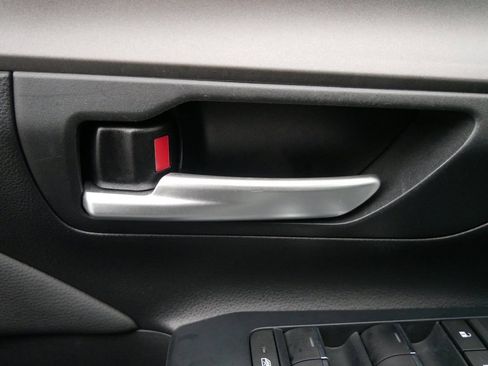 Used 2024 Toyota Grand Highlander AWD image 16