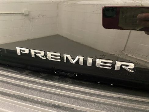 New 2026 Chevrolet Suburban Premier image 33