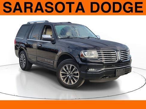 Used 2017 Lincoln Navigator Select image 1
