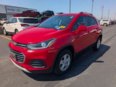 Used 2020 Chevrolet Trax LT w/ LT Convenience Package AWD/4WD image 4