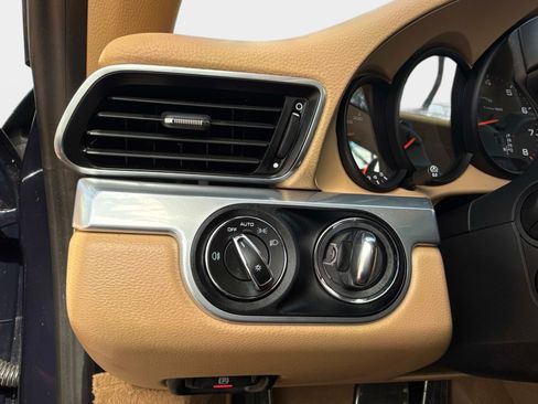 Used 2017 Porsche 911 Carrera 4 AWD/4WD image 45