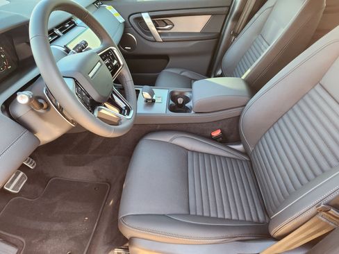 New 2025 Land Rover Discovery Sport Dynamic SE image 13