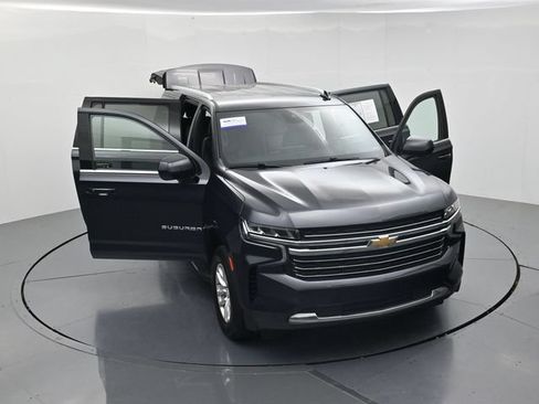 Used 2023 Chevrolet Suburban LT RWD image 52