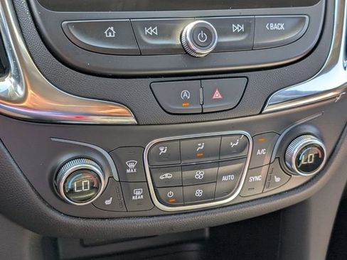Used 2024 Chevrolet Equinox LT FWD image 27