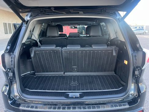 Used 2015 Toyota Highlander XLE image 34