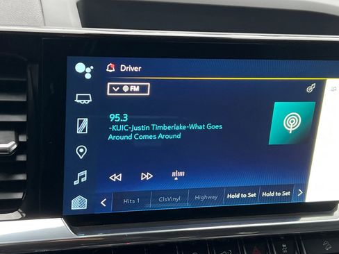 Used 2022 Chevrolet Silverado 1500 LT image 18