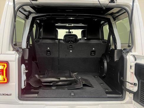 Certified 2022 Jeep Wrangler Unlimited Sahara image 8