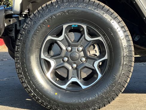 Used 2023 Jeep Wrangler Unlimited Rubicon 4xe image 27