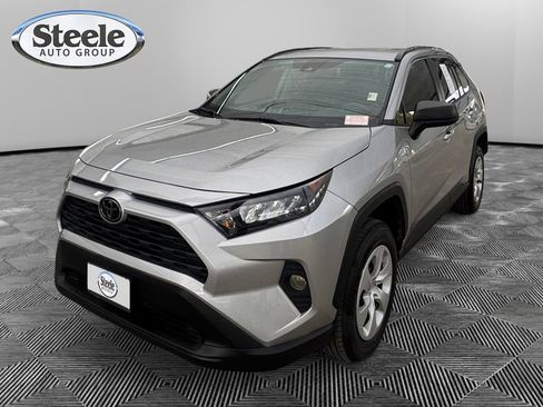 Used 2020 Toyota RAV4 LE image 1