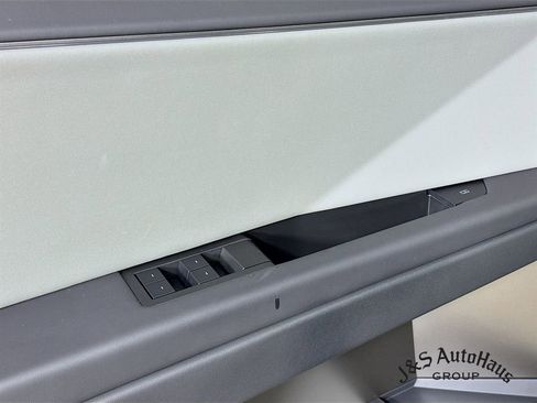 Used 2025 Tesla Cybertruck AWD Crew Cab image 23