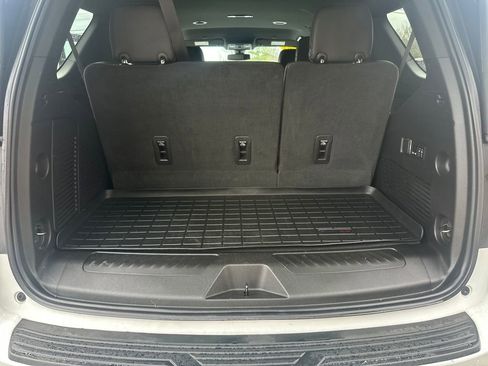 Used 2022 GMC Yukon SLT w/ SLT Luxury Package image 14