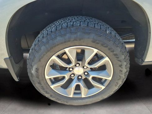 Used 2025 Chevrolet Silverado 1500 LT AWD/4WD image 10
