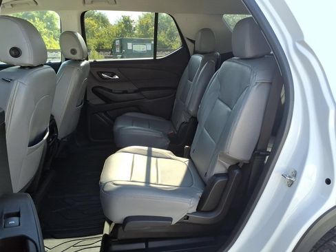 Used 2019 Chevrolet Traverse LT FWD image 31
