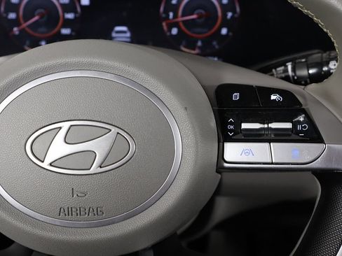 Used 2025 Hyundai Elantra SEL FWD image 10