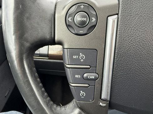 Used 2015 Land Rover LR2 image 24