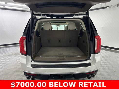 Used 2021 GMC Yukon XL Denali w/ Denali Premium Package image 21