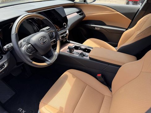 Used 2025 Lexus RX 350 Premium w/ Accessory Package (Z1) FWD image 11
