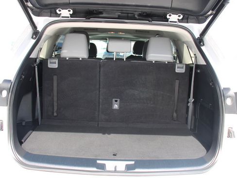 Used 2023 Toyota Highlander XLE FWD image 15