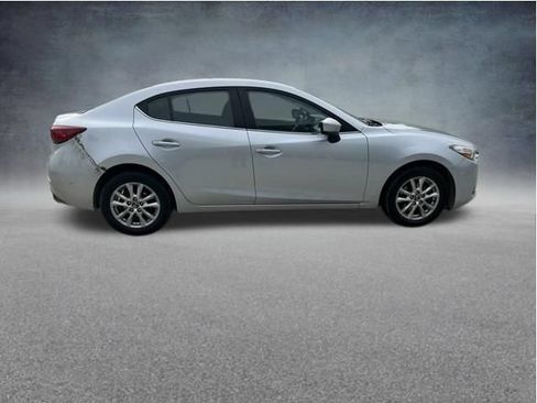Used 2018 MAZDA MAZDA3 Sport w/ Preferred Equipment Package FWD image 10