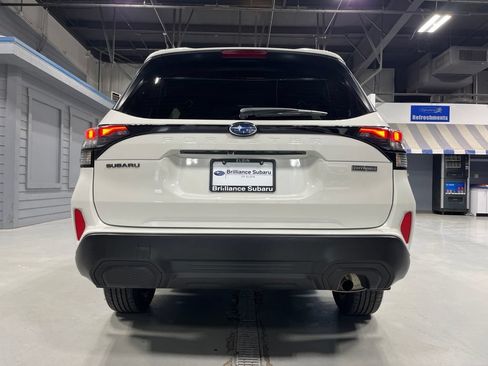 Certified 2025 Subaru Forester Premium AWD/4WD image 8