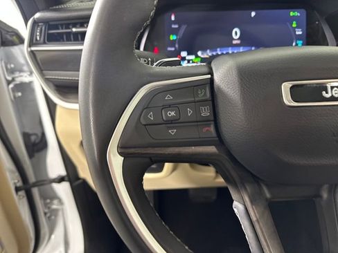 Used 2023 Jeep Grand Cherokee 4WD 4xe image 15