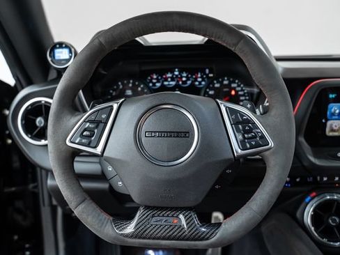Used 2018 Chevrolet Camaro ZL1 RWD image 29