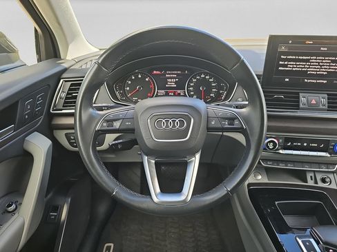 Used 2022 Audi Q5 2.0T Premium w/ Convenience Package AWD/4WD image 12