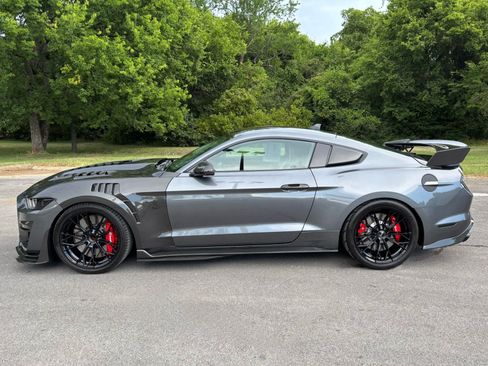 Used 2021 Ford Mustang Shelby GT500 w/ Technology Package RWD image 6