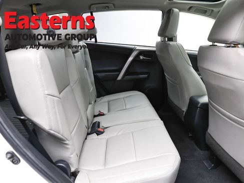 Used 2018 Toyota RAV4 XLE AWD/4WD image 25