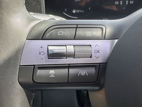 Used 2025 Hyundai Sonata Limited image 32