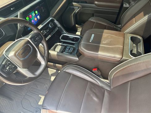 Used 2025 GMC Sierra 2500 Denali w/ Denali Reserve Package AWD/4WD image 17