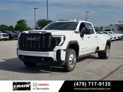 Used 2025 GMC Sierra 3500 Denali Ultimate AWD/4WD image 3