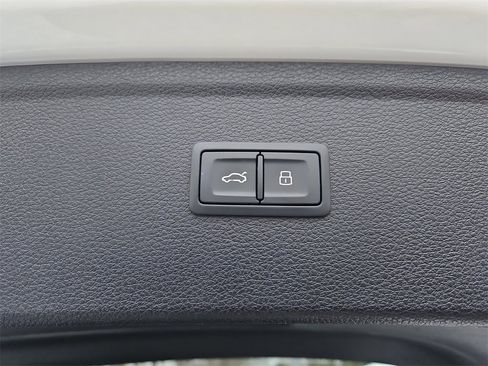 Certified 2023 Audi Q5 2.0T Premium w/ Convenience Package image 24