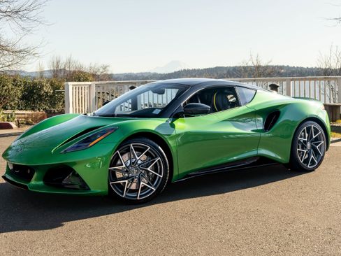 New 2026 Lotus Emira SE image 2