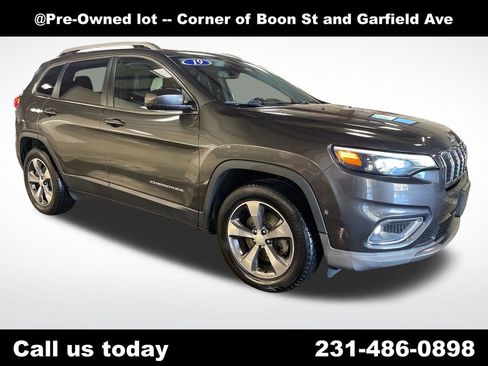 Used 2019 Jeep Cherokee Limited AWD/4WD image 7