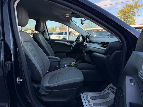 Used 2021 Ford Escape SE image 20