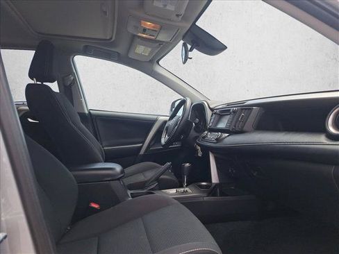 Used 2018 Toyota RAV4 XLE FWD image 18