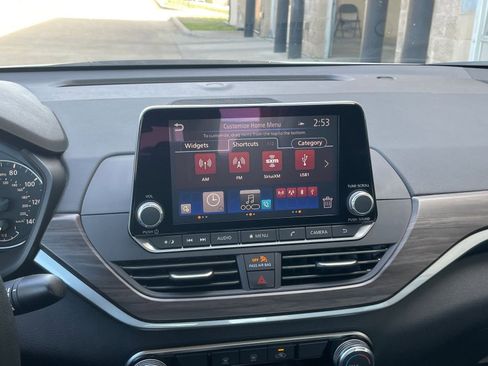 Used 2025 Nissan Altima 2.5 SV image 21